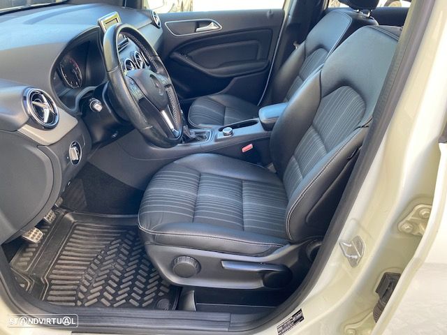 Mercedes-Benz B 180 d AMG Line - 3