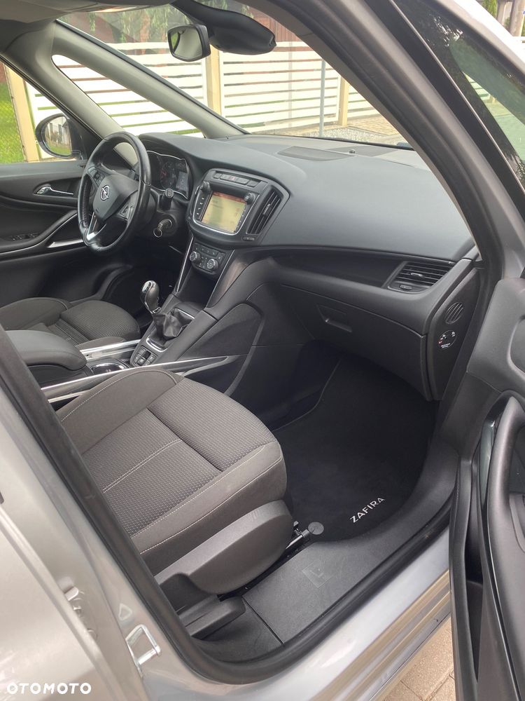 Opel Zafira 2.0 D (CDTI ecoFLEX) Start/Stop Active - 10