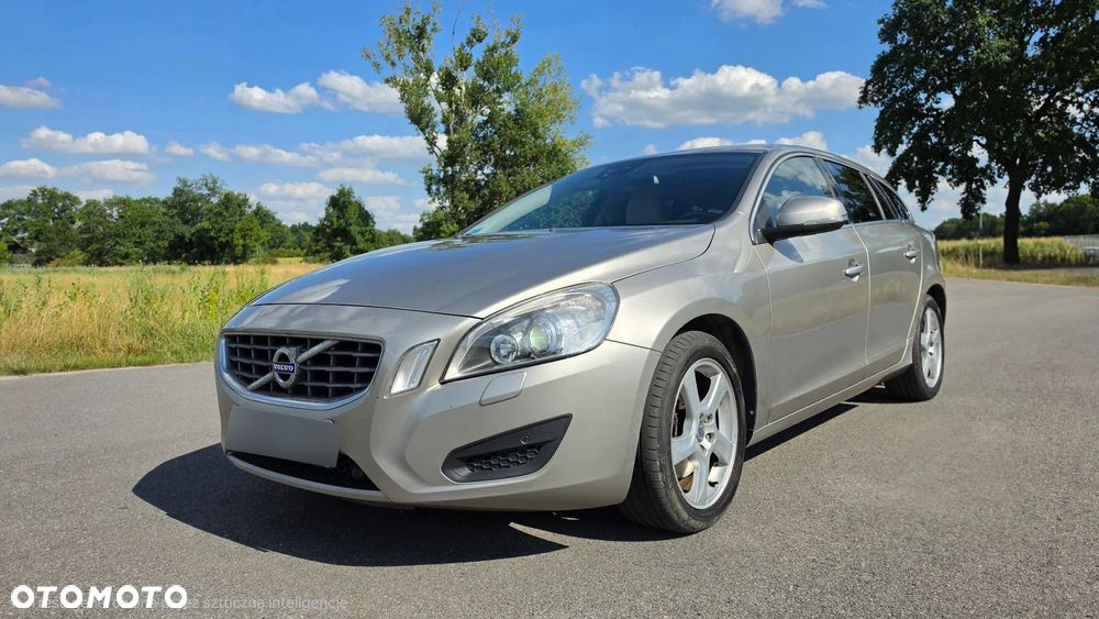 Volvo V60 D4 Momentum - 1