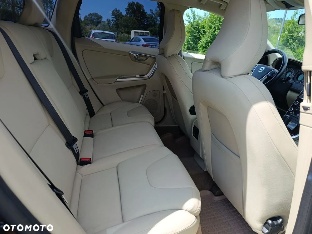 Volvo XC 60 2.4D Momentum - 15