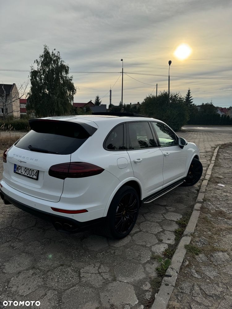 Porsche Cayenne Diesel Platinum Edition - 16