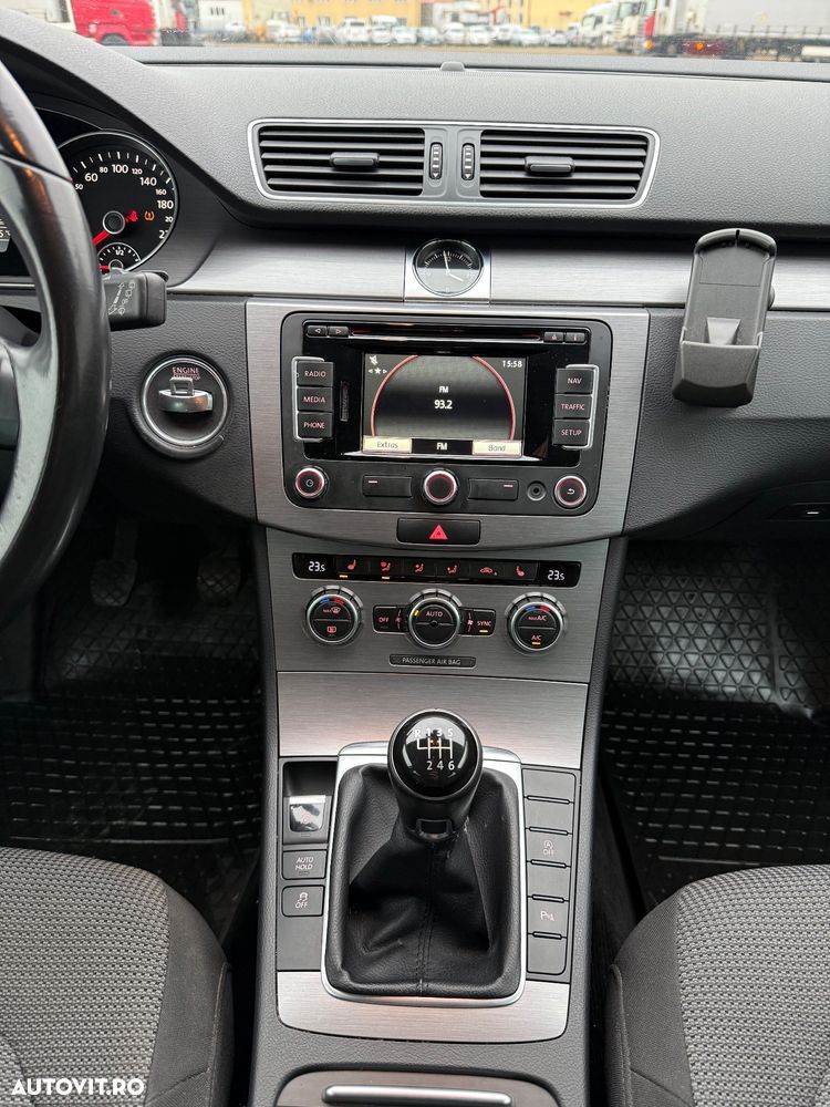 Volkswagen Passat 1.4 TSI BlueMotion Technology Comfortline - 8