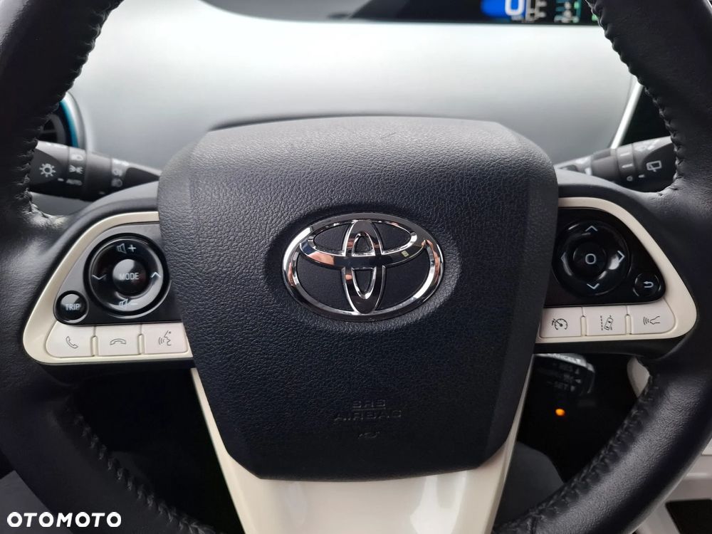 Toyota Prius Hybrid Executive - 21