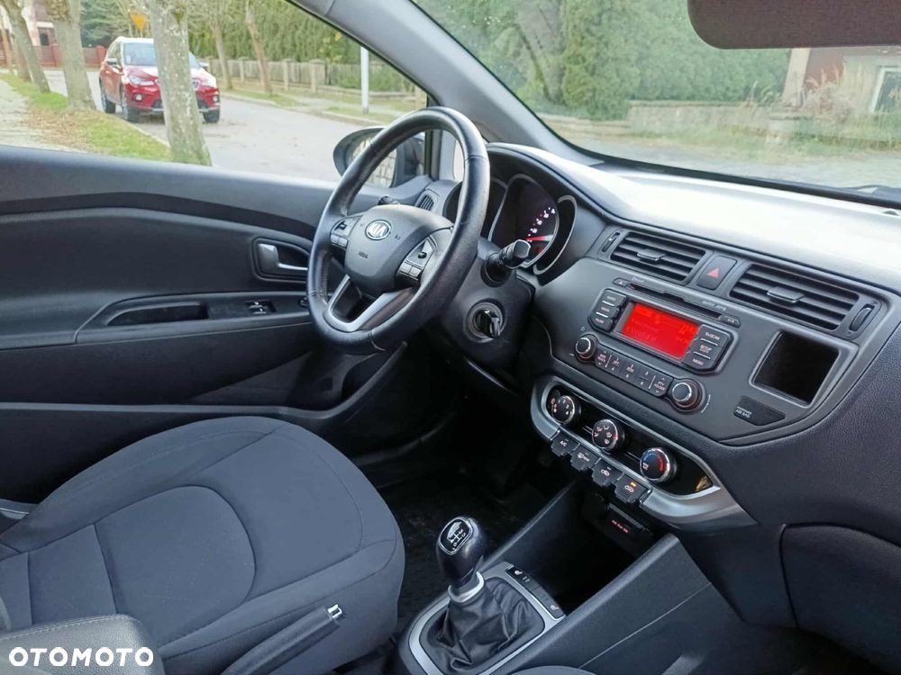 Kia Rio 1.4 Dream Team Edition - 9