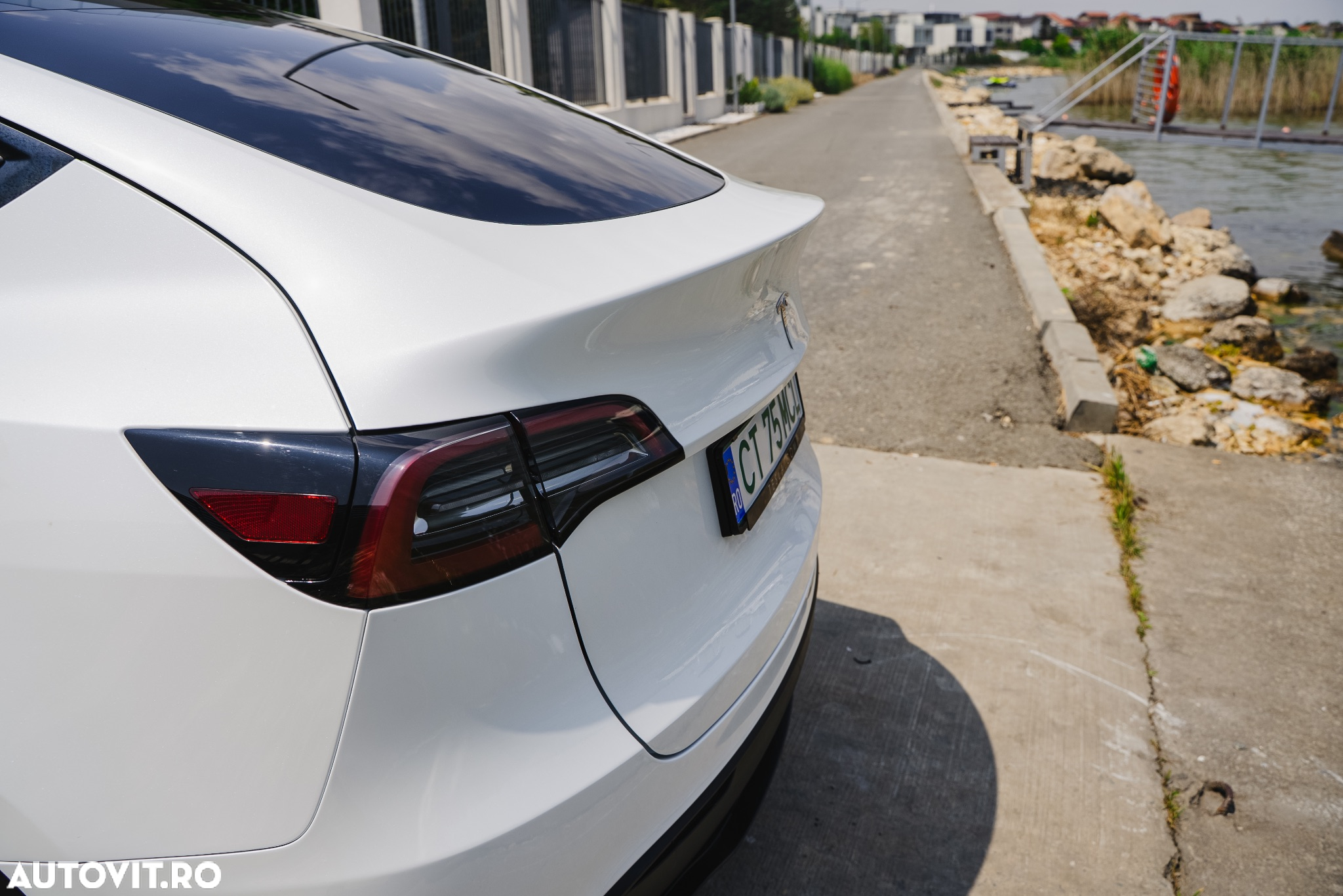 Tesla Model Y AWD Long Range - 13