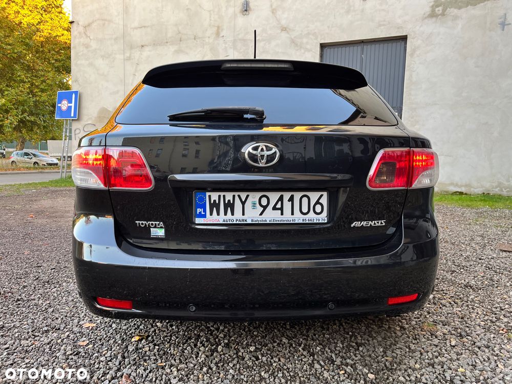 Toyota Avensis - 4