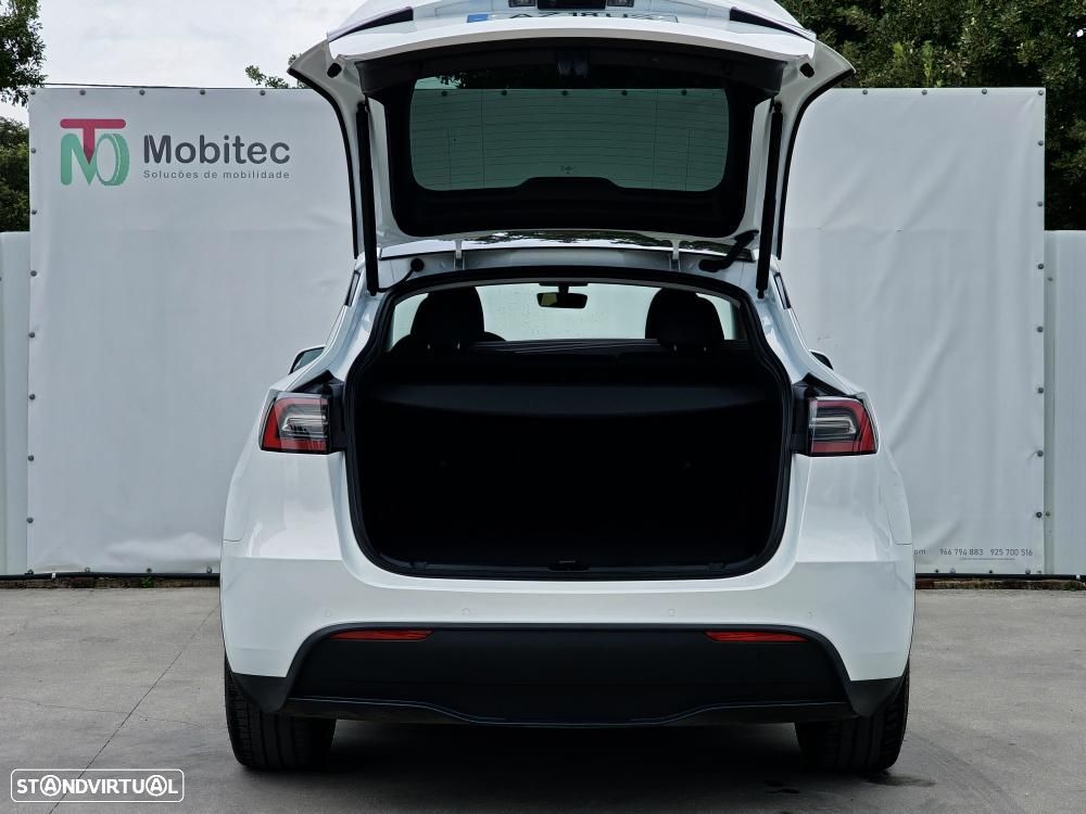 Tesla Model Y Long Range Dual Motor AWD - 4