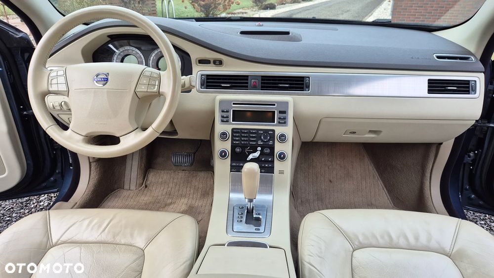 Volvo V70 T6 AWD Momentum - 28