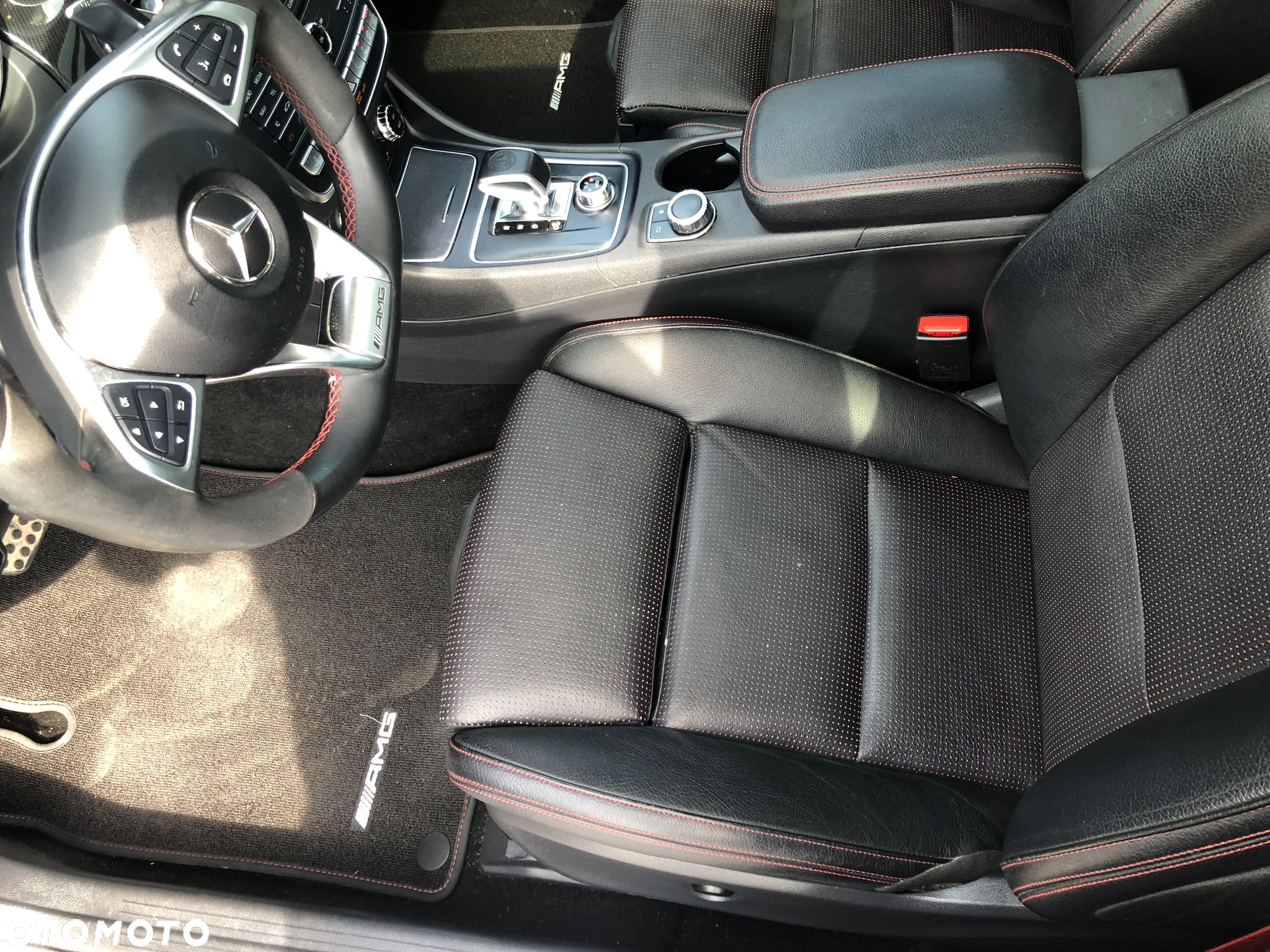 Mercedes-Benz GLA AMG 45 4Matic AMG Speedshift 7G-DCT - 24