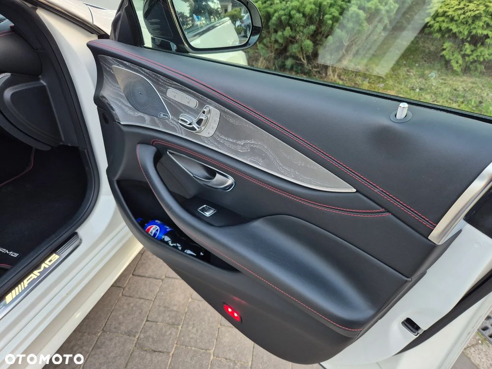 Mercedes-Benz CLS - 24