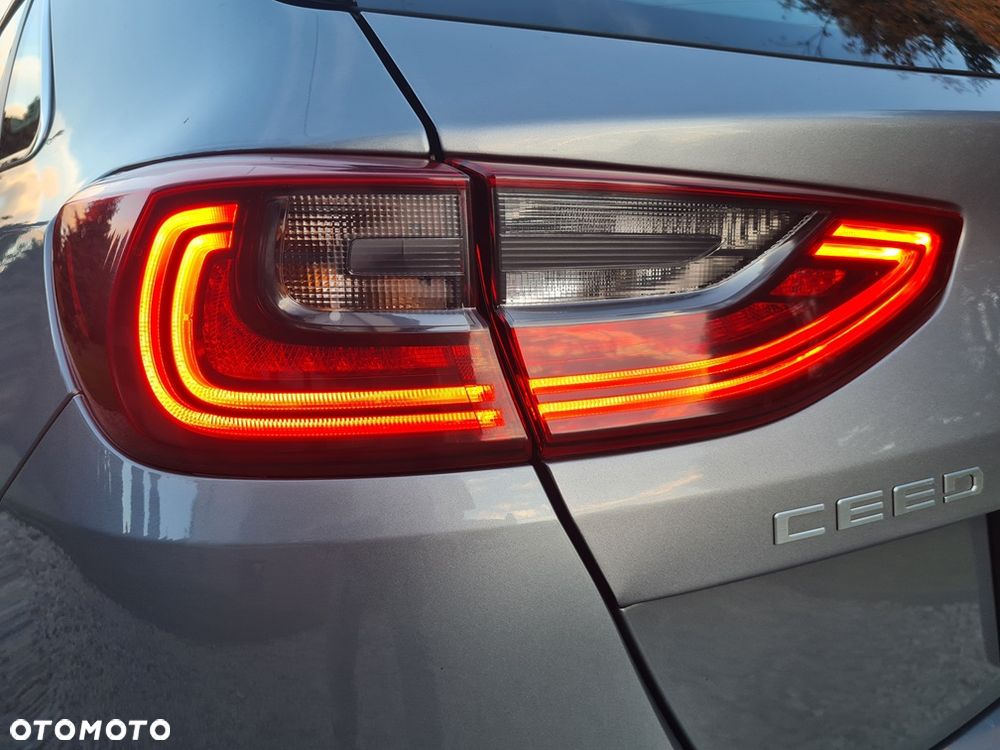 Kia Ceed 1.5 T-GDI OPF Platinum Edition - 39