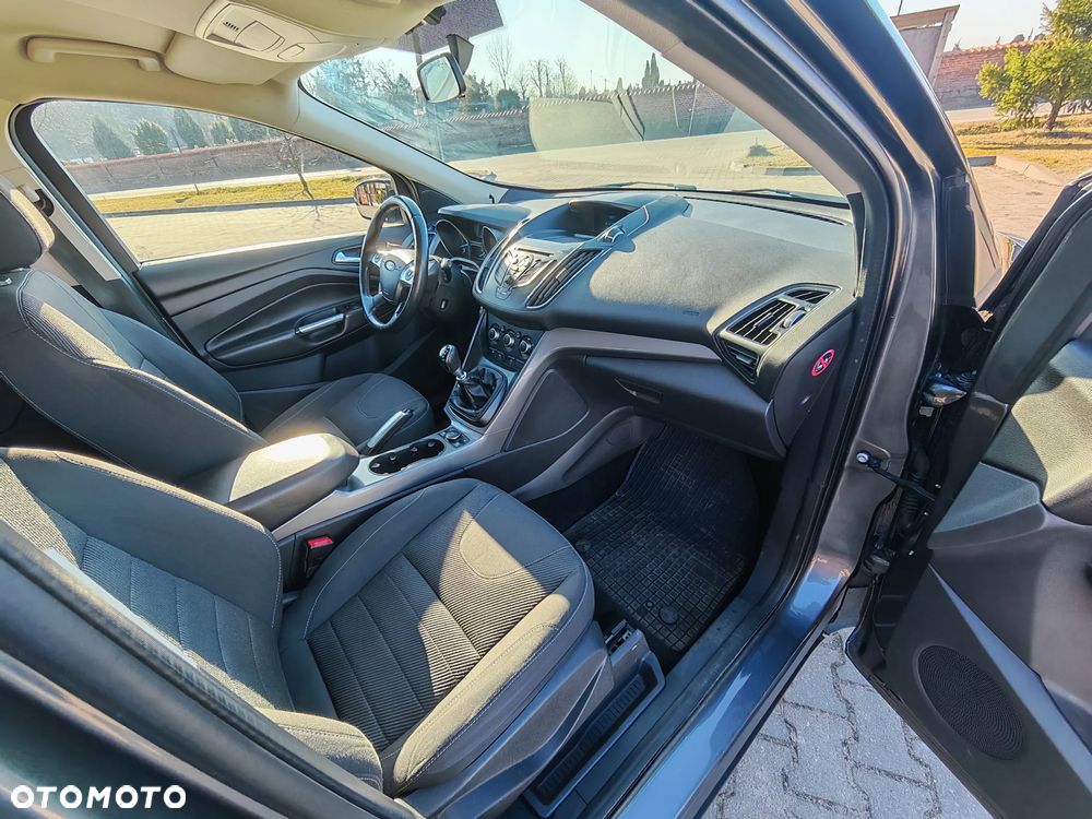 Ford Kuga 1.5 EcoBoost 2x4 Titanium - 10