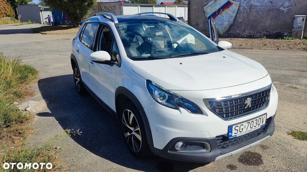 Peugeot 2008 1.2 PureTech Allure S&S - 5
