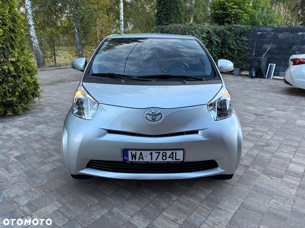 Toyota iQ - 19