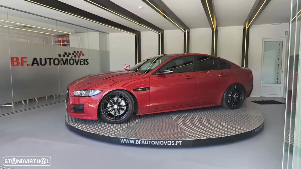 Jaguar XE 2.0 D R-Sport - 2