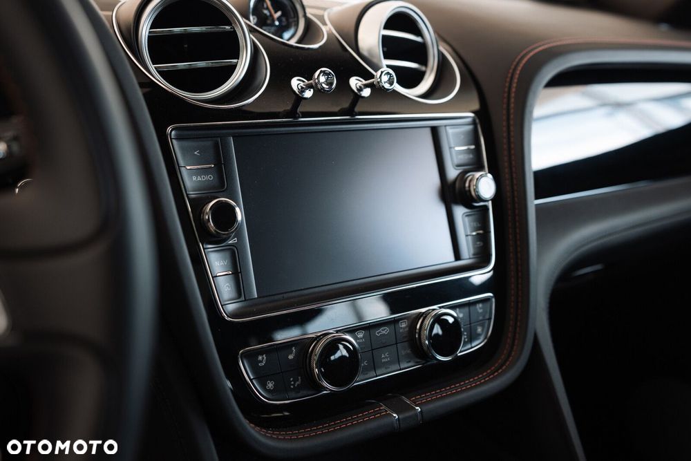 Bentley Bentayga - 12