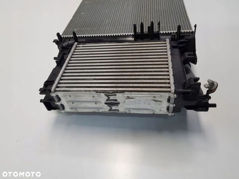 CHŁODNICA WODY POWIETRZA INTERCOOLER MEGANE IV 4 - 6