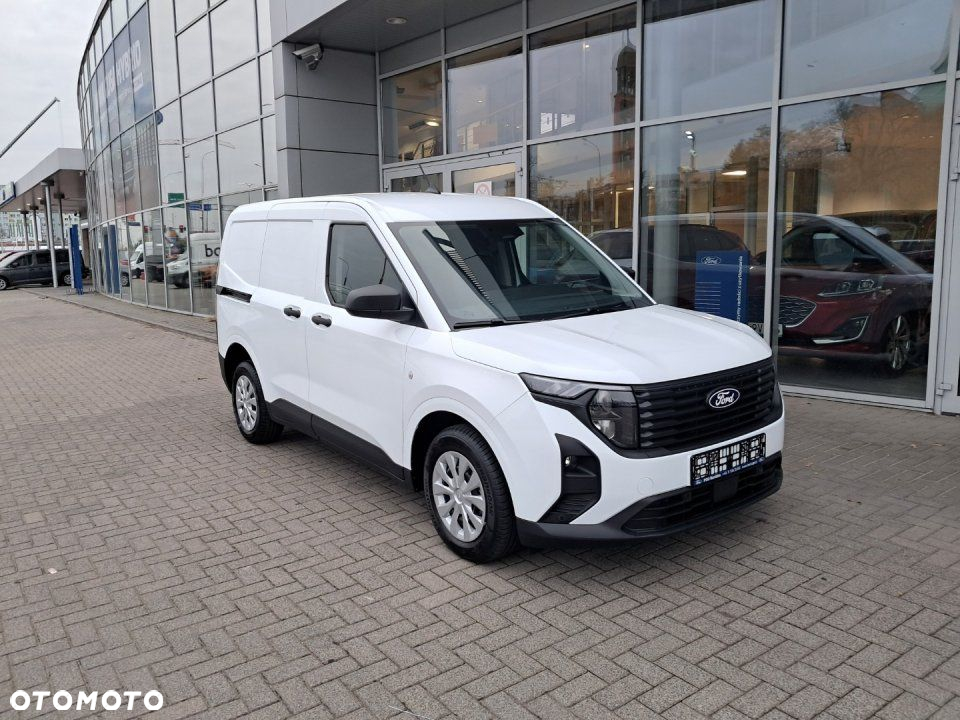 Ford Transit Courier - 11