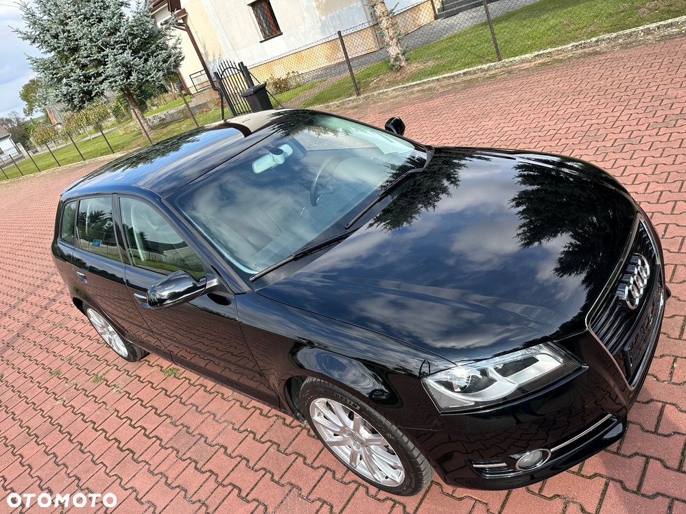 Audi A3 Sportback 1.6 TDI DPF Ambiente - 23