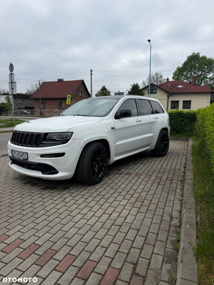 Jeep Grand Cherokee SRT - 9