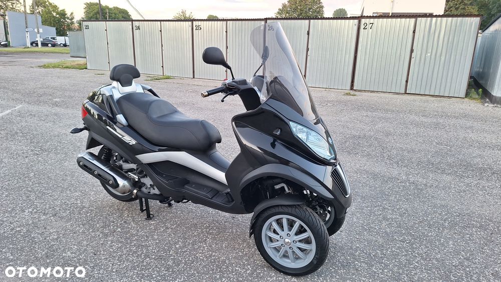 Piaggio MP-3 - 13