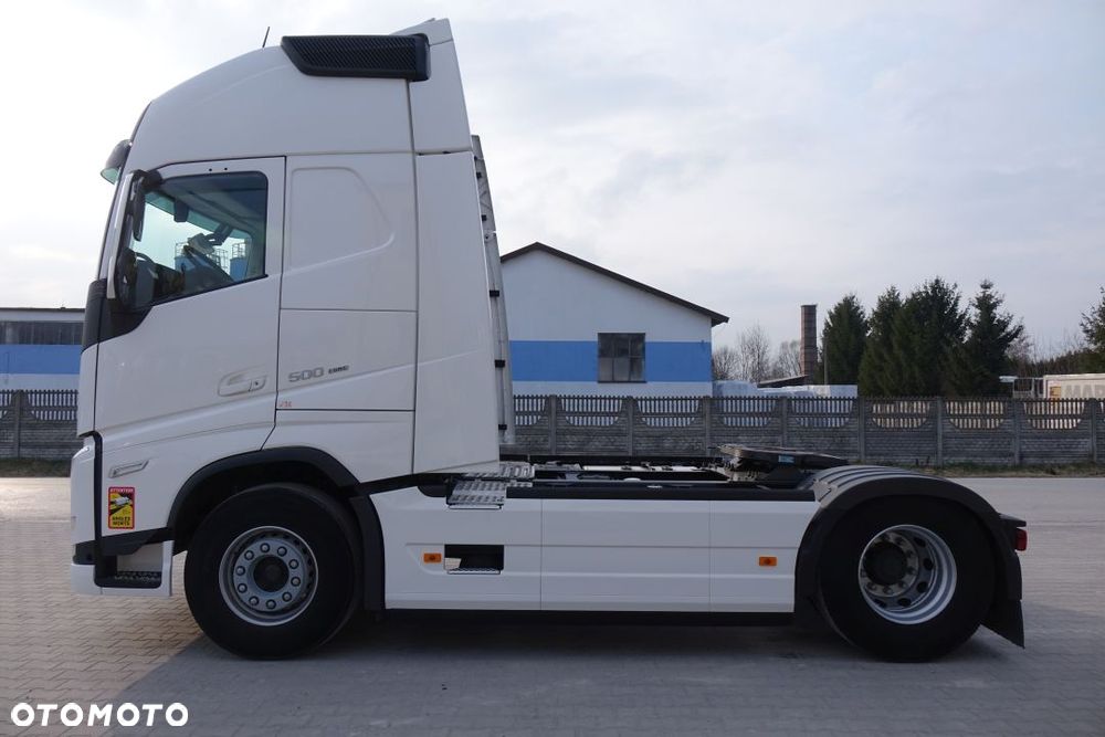 Volvo FH 500 GLOBETROTTER XL / I-SAVE / STANDARD / AUTOMAT / EURO 6 / KLIMATYZACJA POSTOJOWA / LODÓWKA / LED / NAVI / 2 ZBIORNIKI - 9