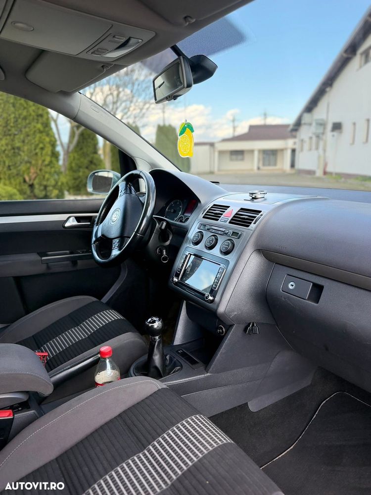 Volkswagen Touran 2.0 TDI Highline - 6