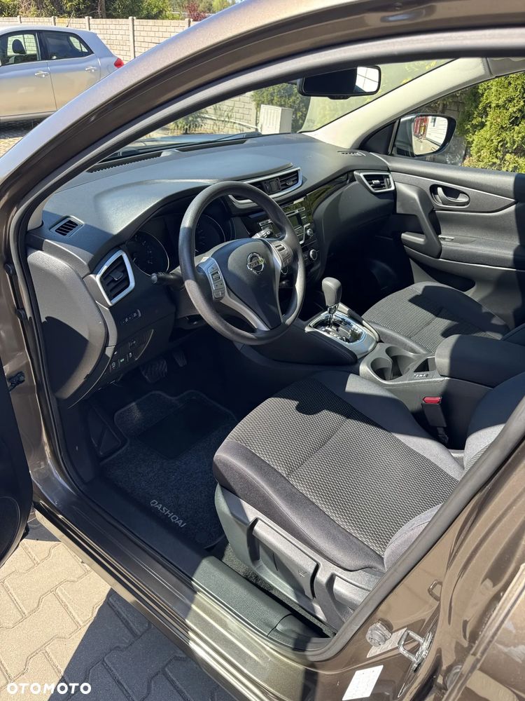 Nissan Qashqai 1.2 DIG-T Visia Xtronic - 17
