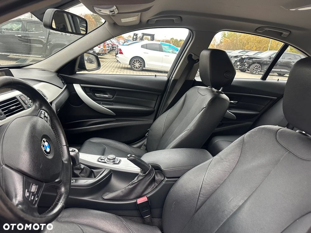 BMW Seria 3 - 12