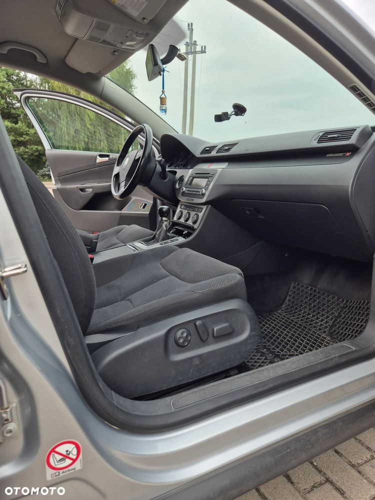 Volkswagen Passat 1.9 TDI Individual - 11