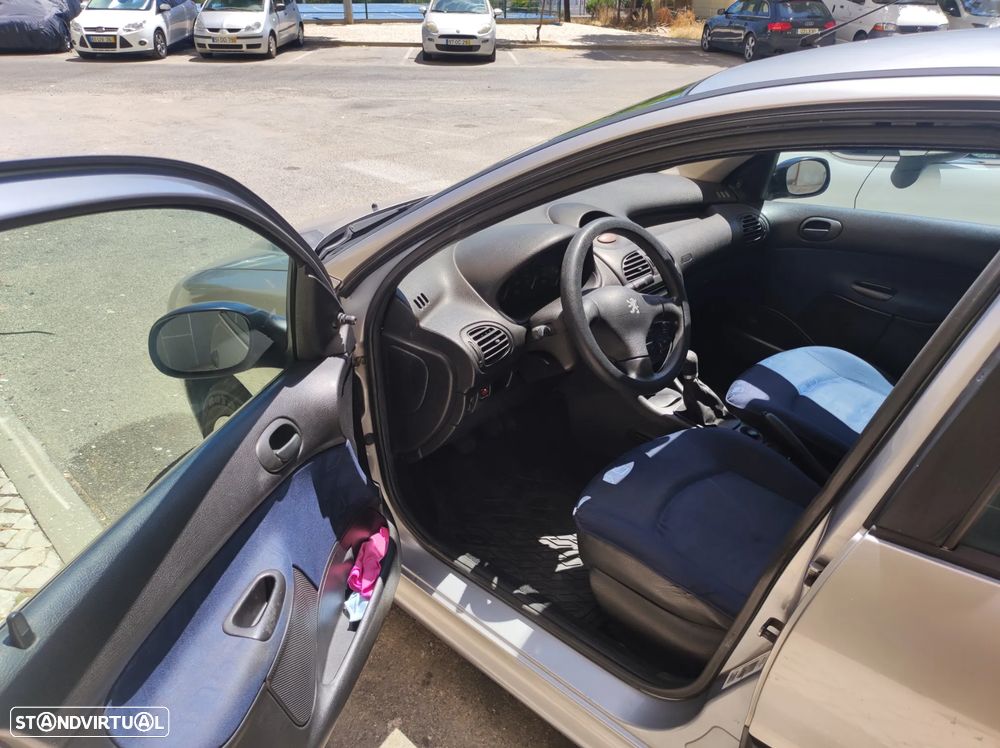 Peugeot 206 1.1 XR - 6