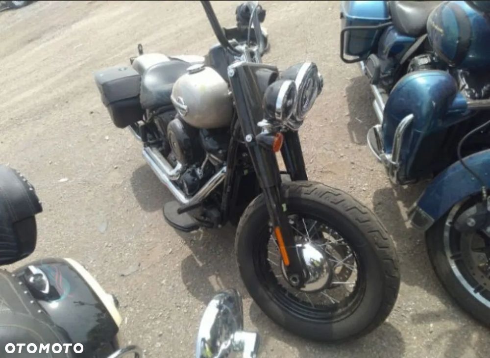 Harley-Davidson Softail Heritage Classic - 12