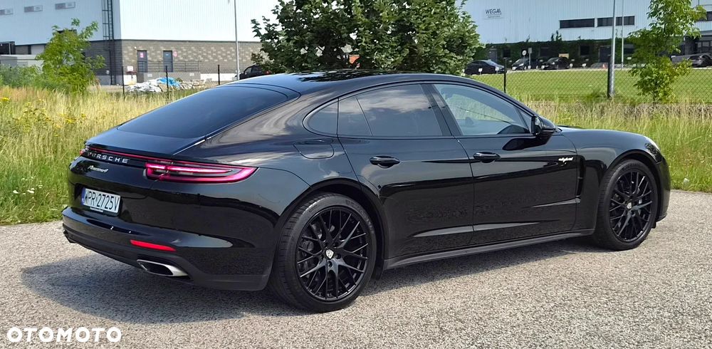 Porsche Panamera 4 - 10