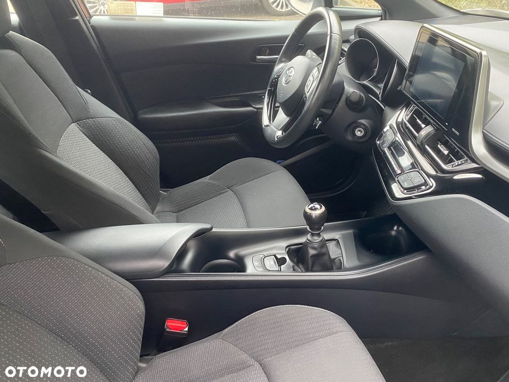 Toyota C-HR 1.2 T Dynamic - 12