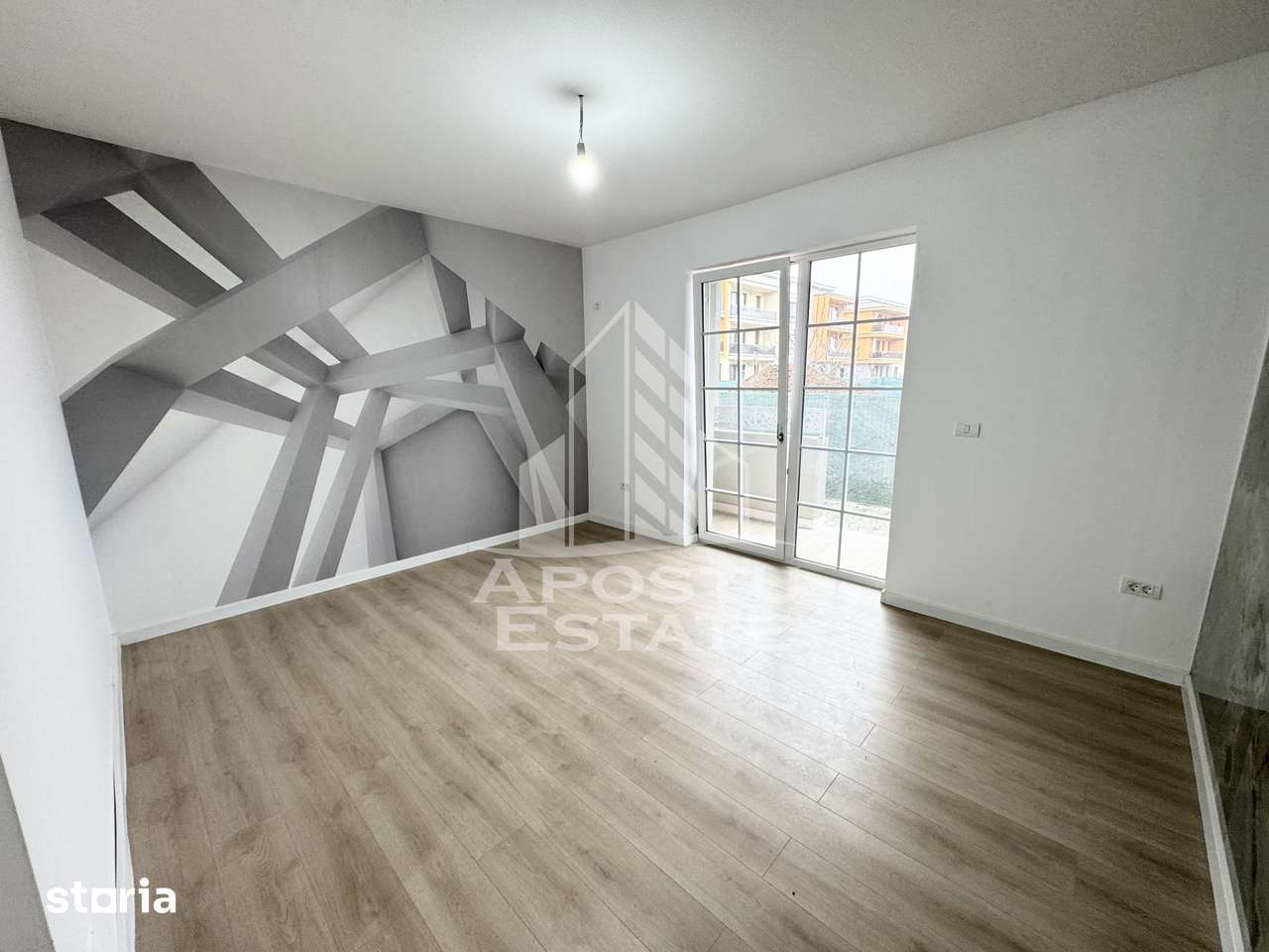 Apartament cu 2 camere decomandat si gradina de 15 mp la asfalt Giroc — fotografia 1