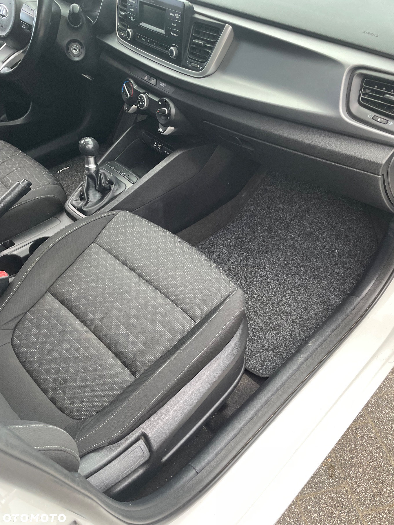 Kia Rio 1.2 Business Line - 29