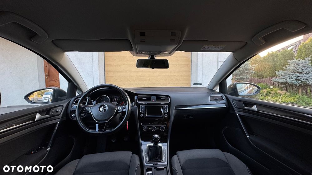 Volkswagen Golf 1.6 TDI BlueMotion Technology Comfortline - 25