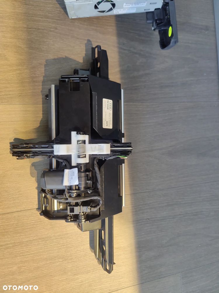 Audi A6 C7 Nawigacja MMI  Monitor Panel - 3