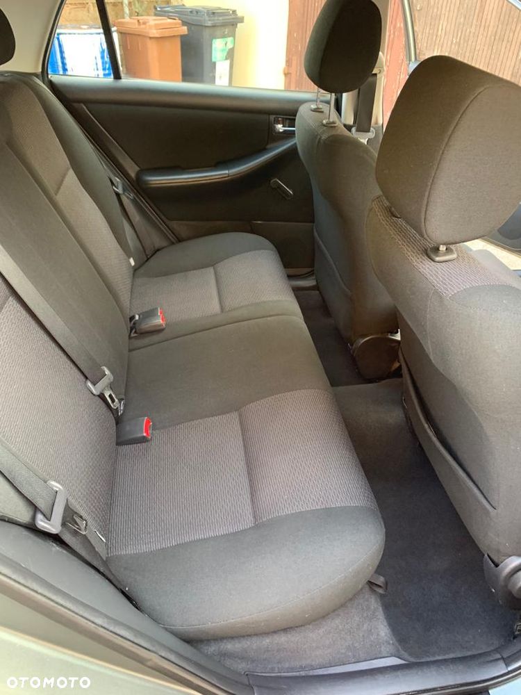 Toyota Corolla - 8