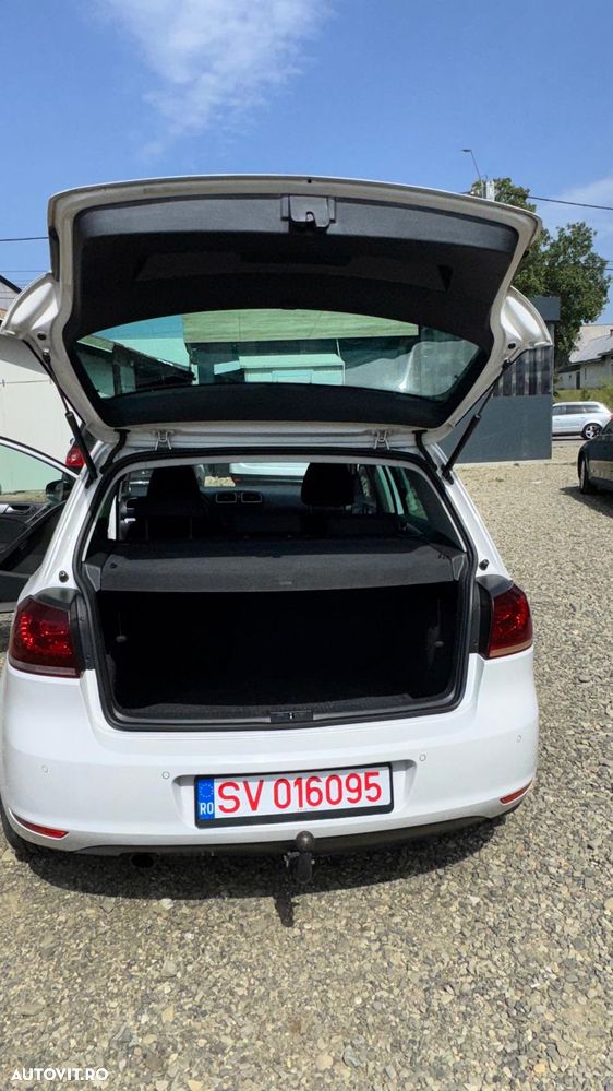 Volkswagen Golf - 6