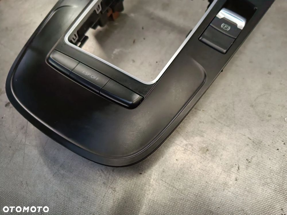 Panel środkowy Audi A4 B8 Ramka skrzyni biegów 8K0864261 - 5