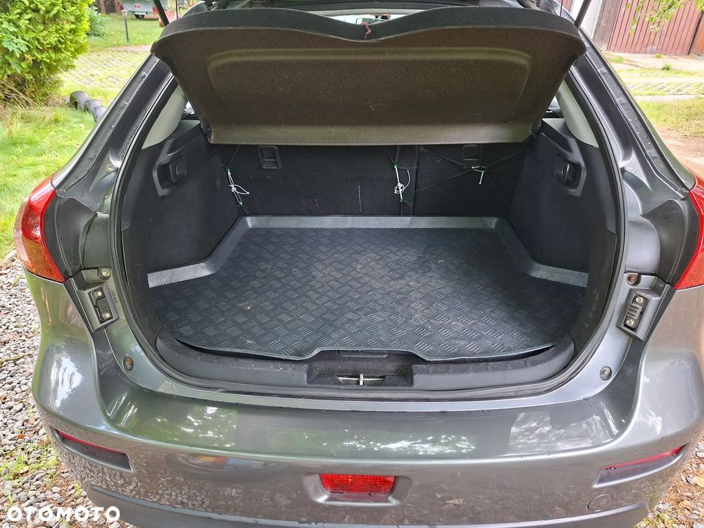 Mitsubishi Lancer 1.8 Invite - 11