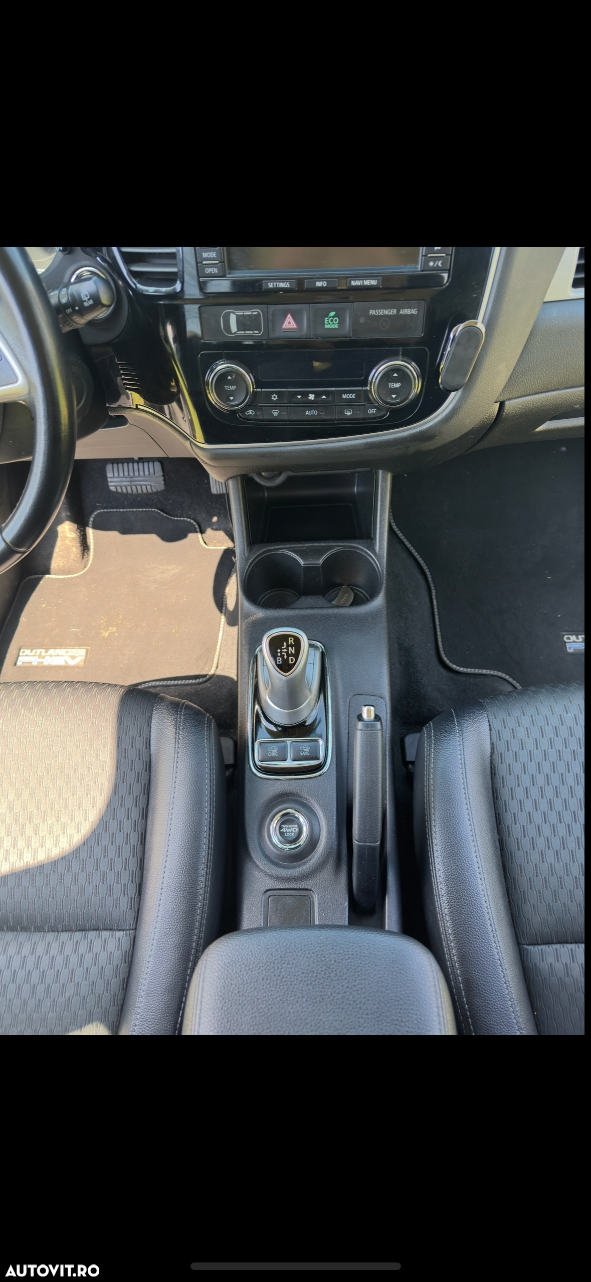 Mitsubishi Outlander 2.0 4WD Plug-In Hybrid - 8