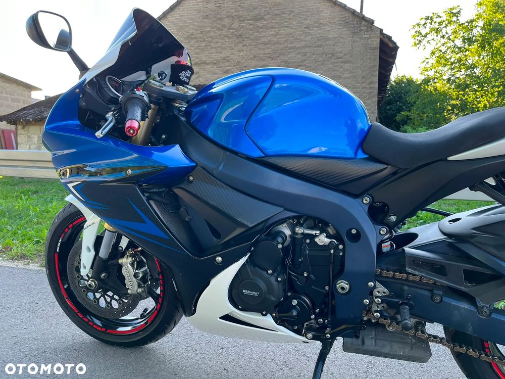 Suzuki GSX-R - 35