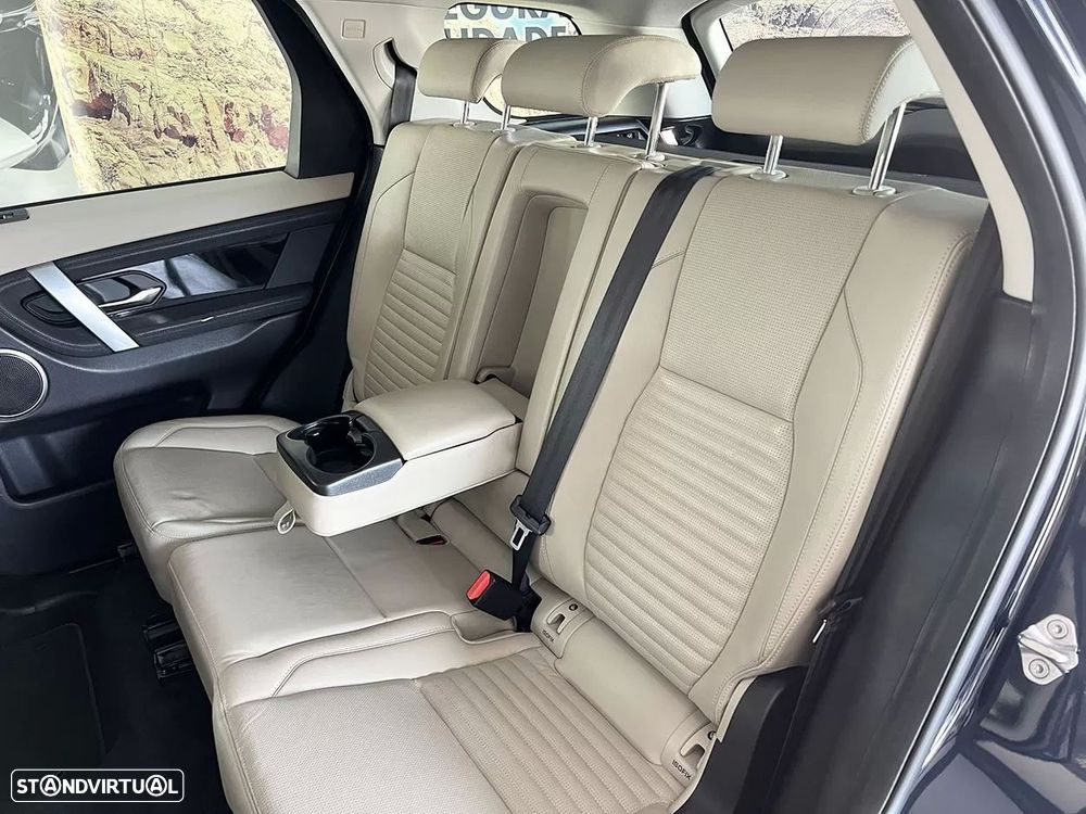 Land Rover Discovery Sport 1.5 I3 P300e AWD SE - 26