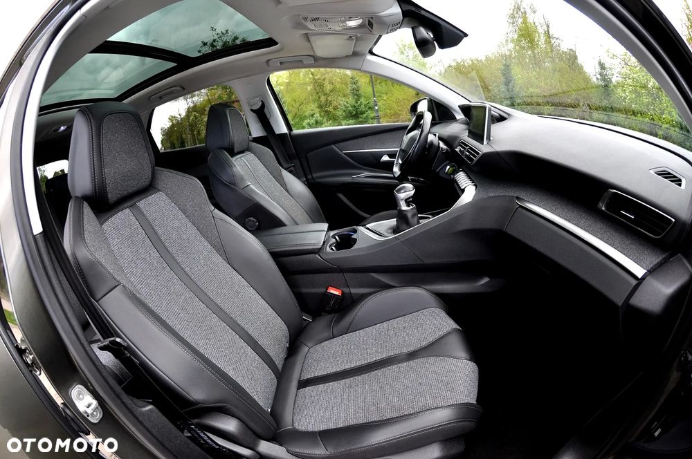 Peugeot 3008 1.2 PureTech Allure S&S - 18