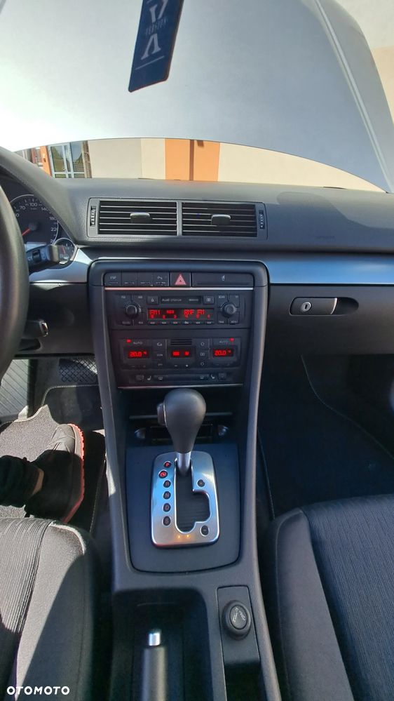 Audi A4 Avant - 22