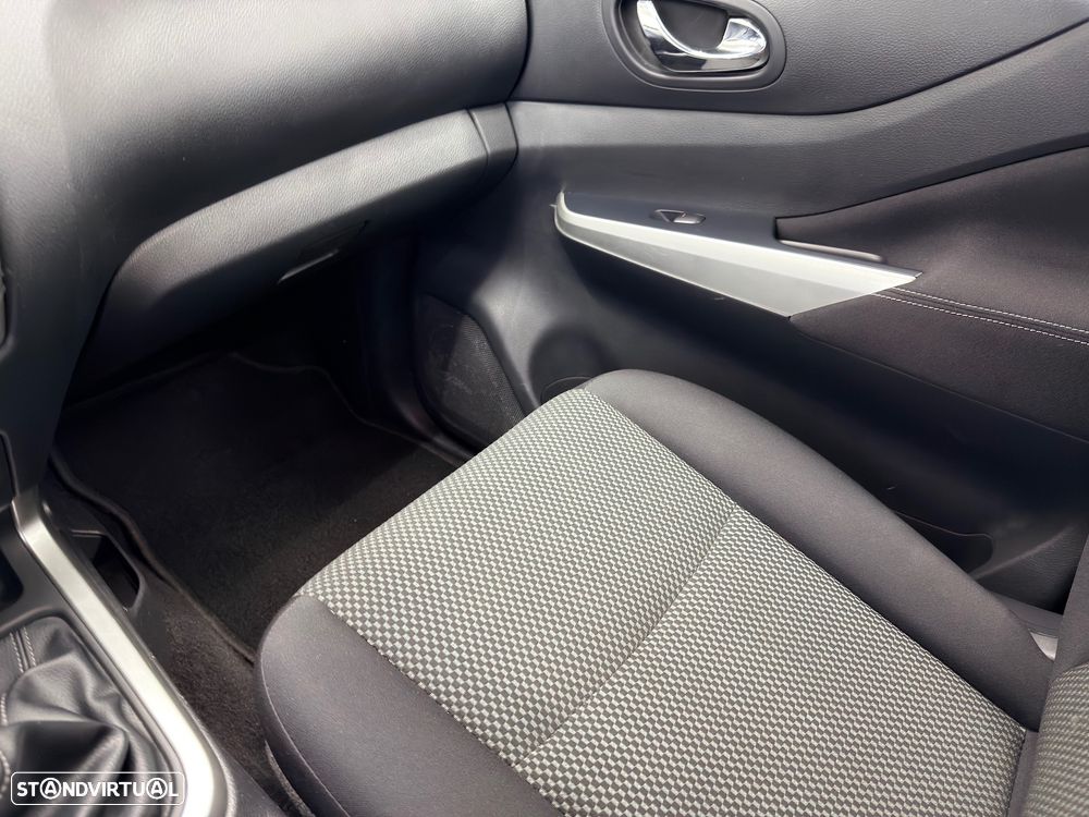 Nissan Navara 2.3 dCi CD 4WD Tekna - 28
