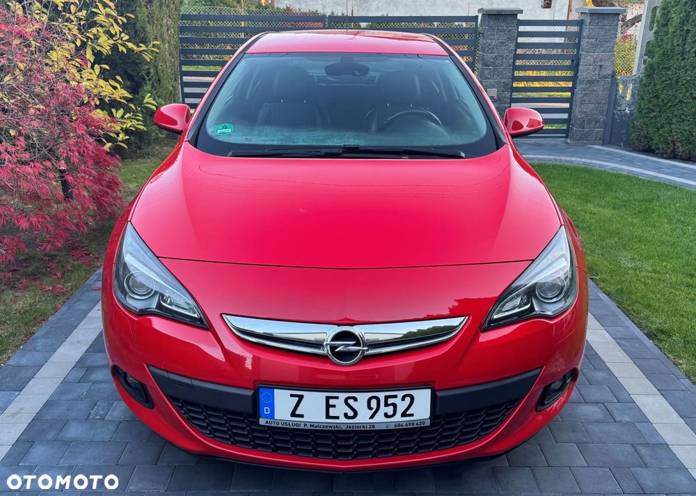 Opel Astra 2012 photo 2