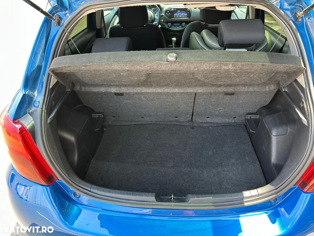 Toyota Yaris - 10